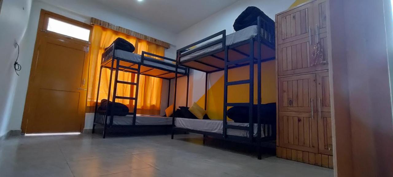 Whoopers Hostel Касоль Экстерьер фото