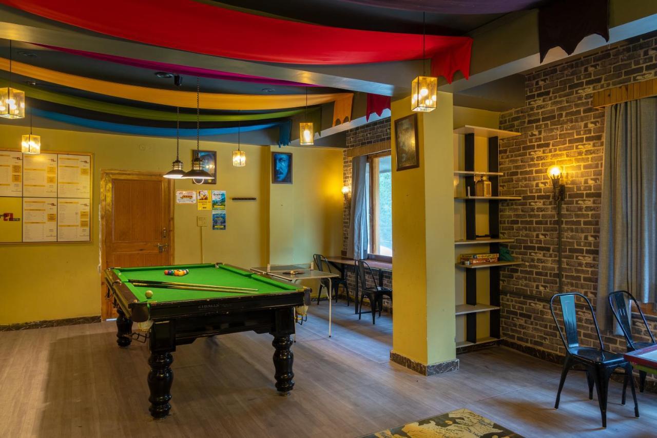 Whoopers Hostel Касоль Экстерьер фото
