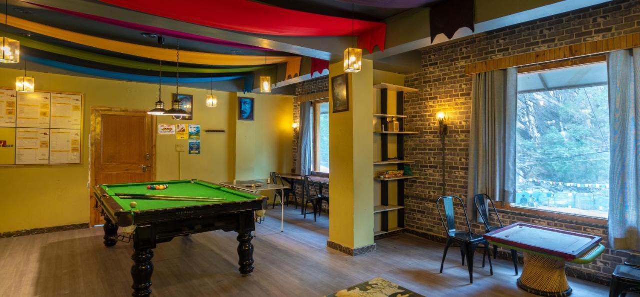 Whoopers Hostel Касоль Экстерьер фото