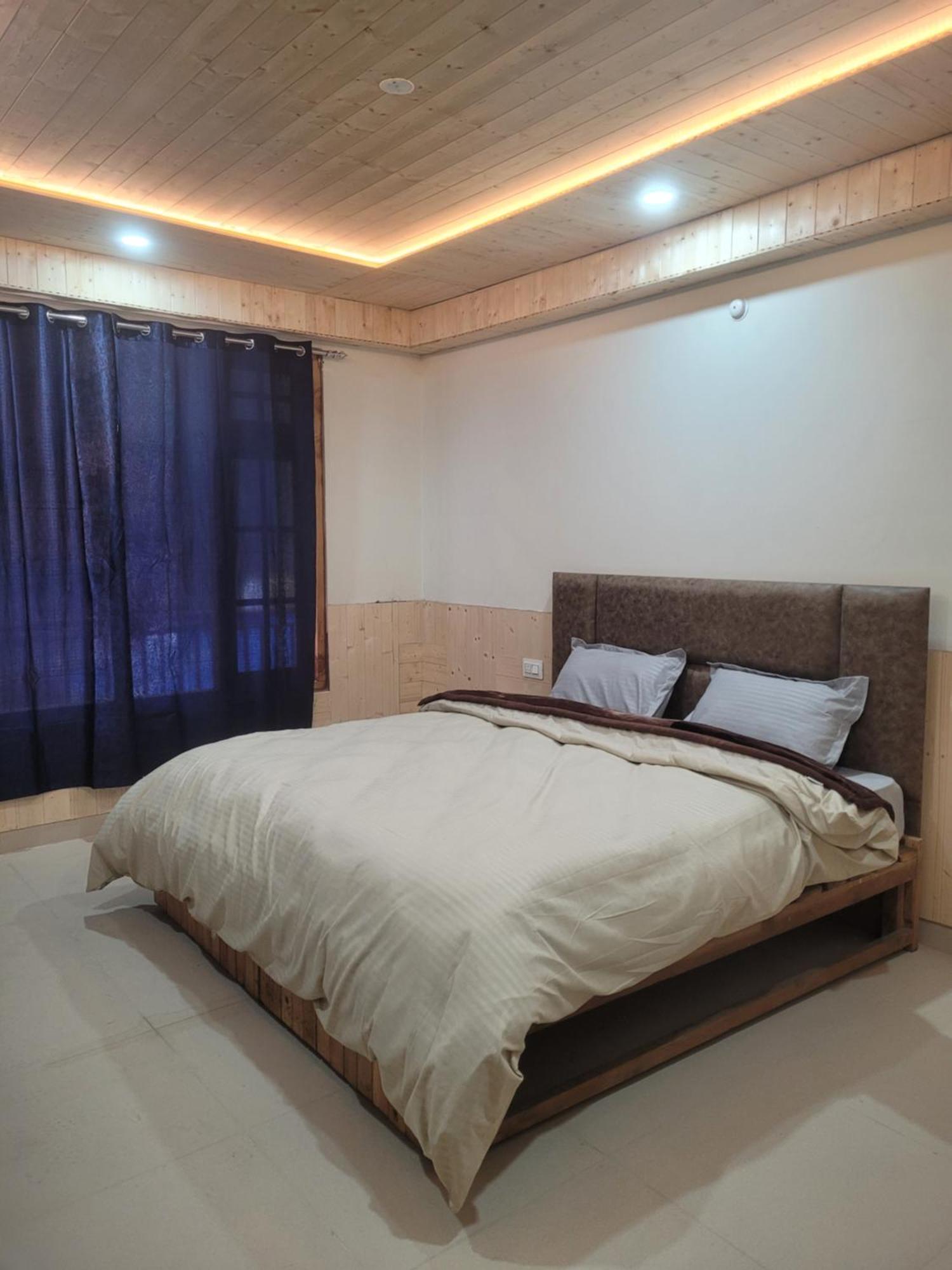 Whoopers Hostel Касоль Экстерьер фото